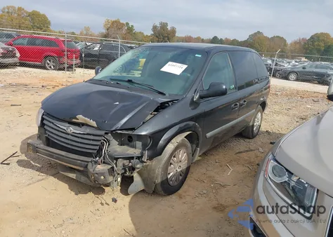 2005 Chrysler Town & Country from USA, damaged, VIN 1C4GP45R55B439277